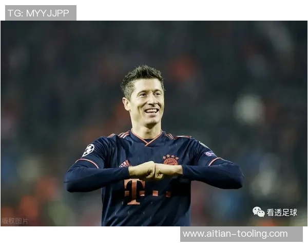 国际足球明星的奋斗历程与荣耀背后的感人故事